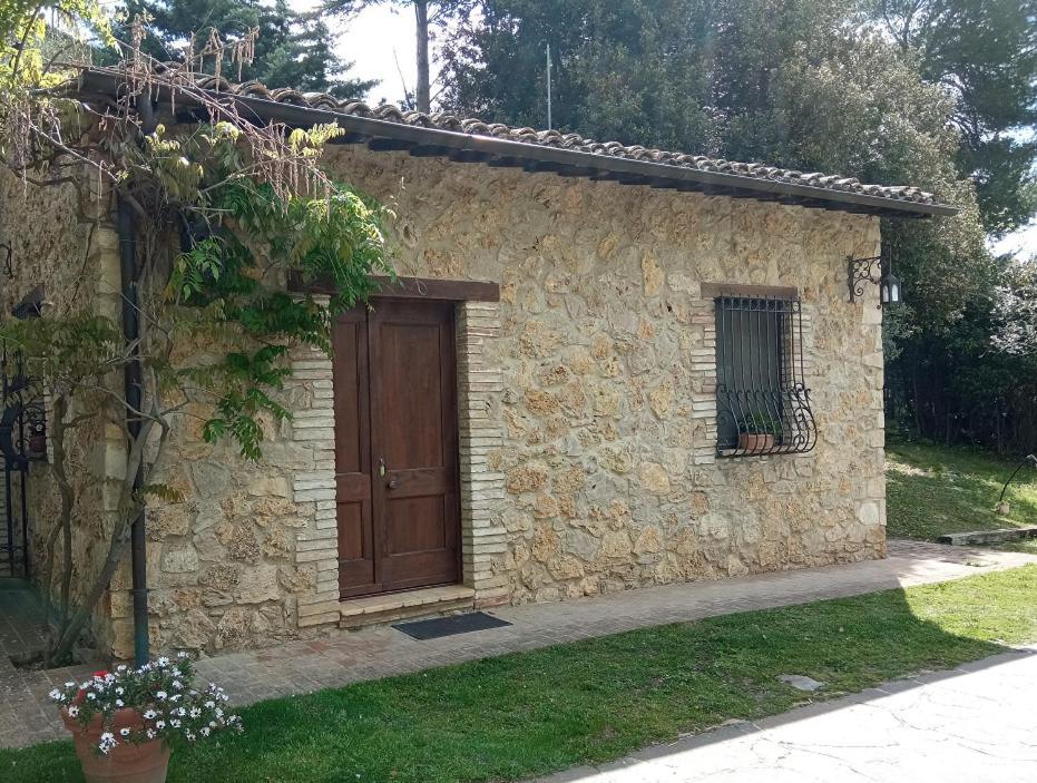 All'ombra Di San Damiano Guest house