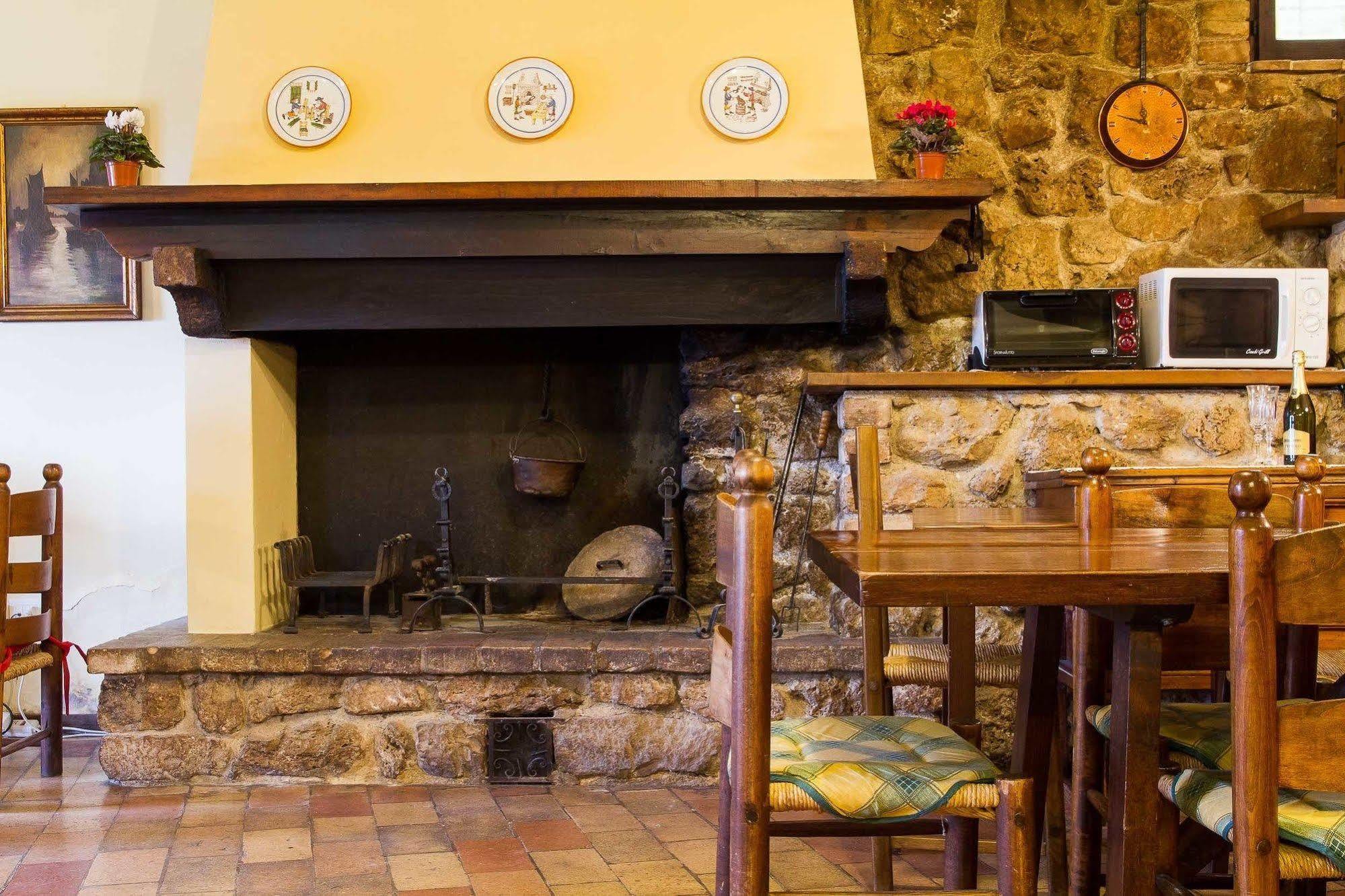 All'ombra Di San Damiano Gasthof 2*